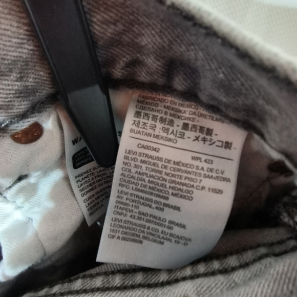 Levi 501 Red Tab Button Fly Gray Wash 28×32 - Picture 9 of 12